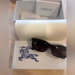 NWT Burberry EKD 4443-F Tortoise Sunglasses - Full Inclusion